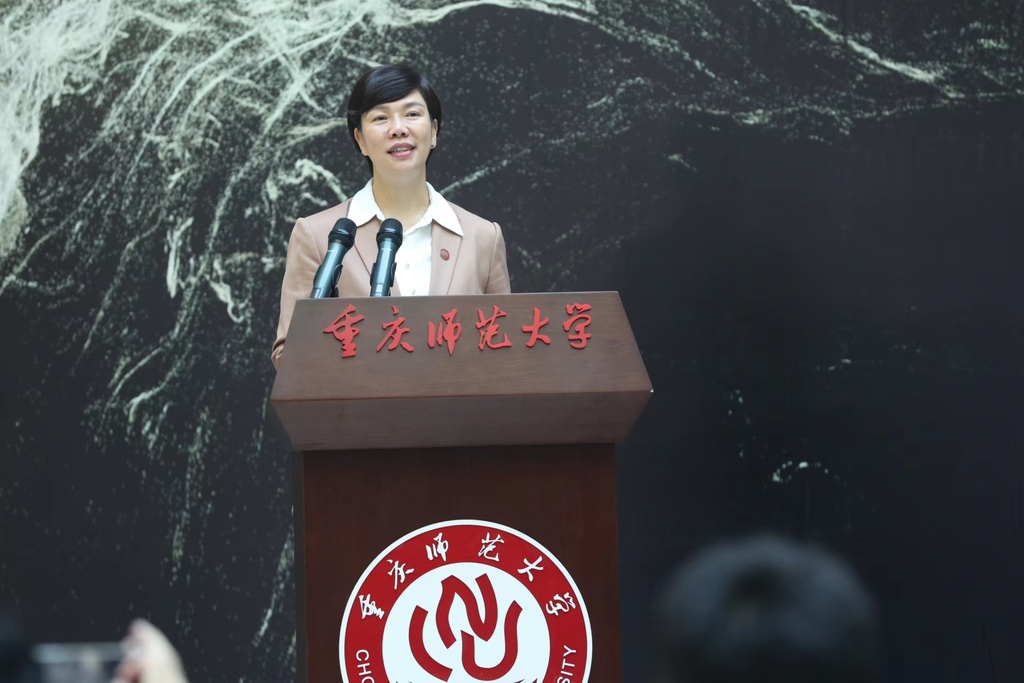bw西汉姆联中文党委书记张艳讲话并宣布展览开幕。受访者供图 华龙网发