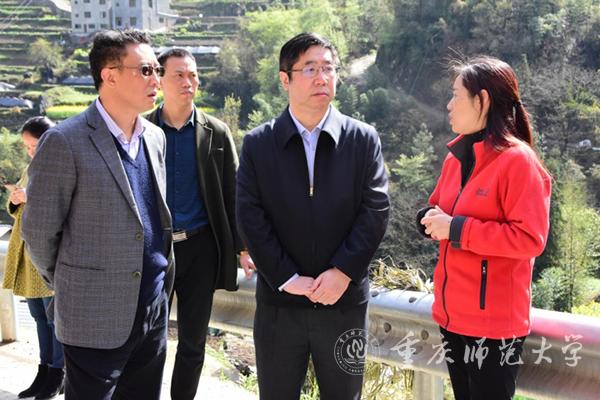 孟东方校长一行调研bw西汉姆联中文沿河中蜂扩繁场